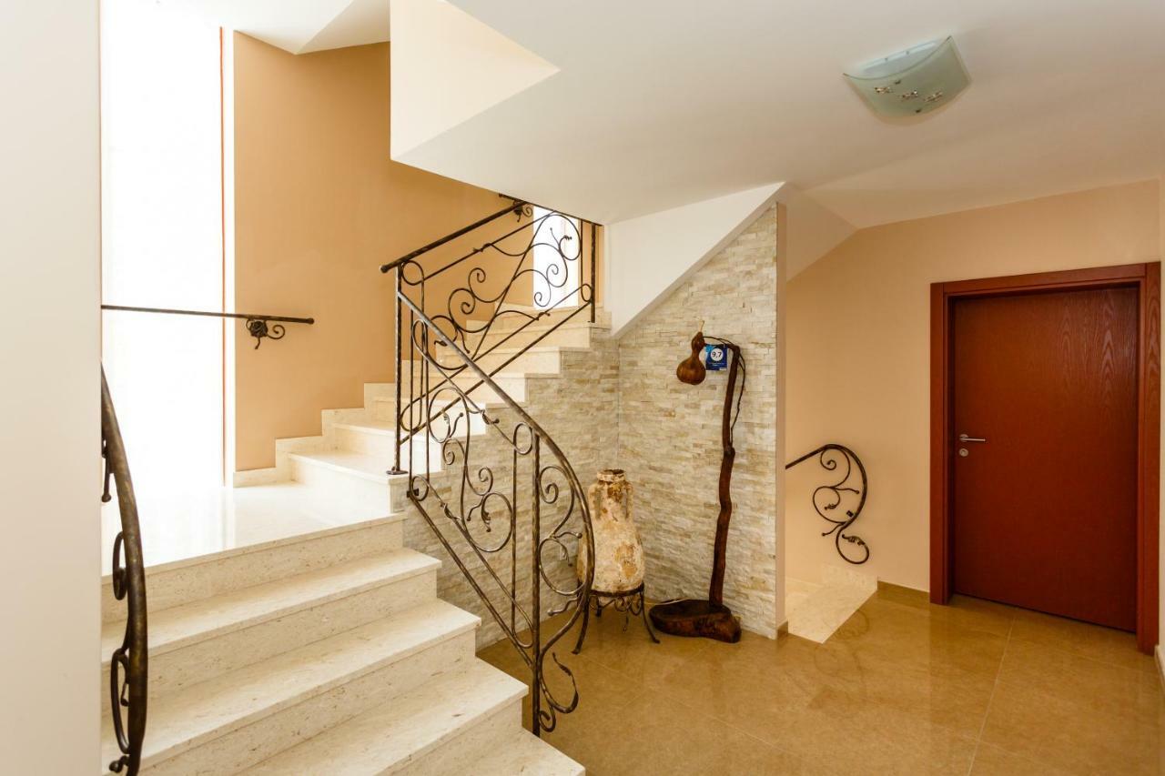 Villa Aria 1 Малинска Экстерьер фото
